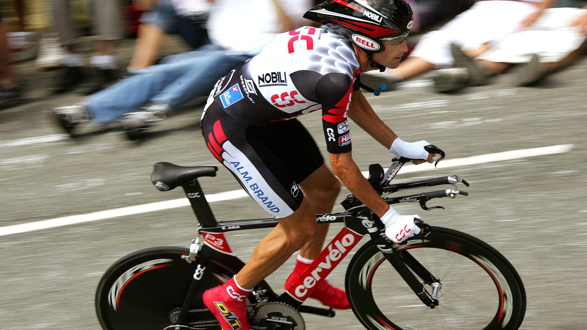 爱游戏 电竞-_瑜伽运动节：身心放松的绝佳选择_，练瑜伽放松身心的音乐