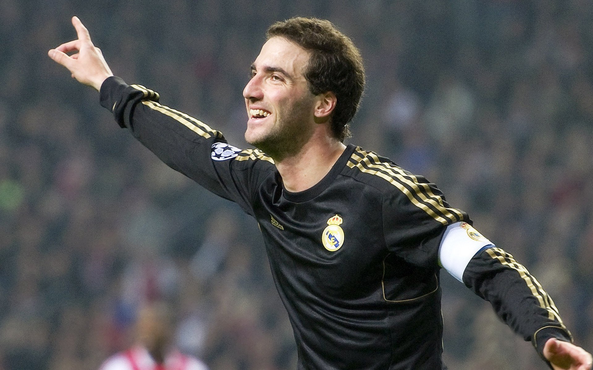 亚琛狼队展现出色发挥，力克强敌取得胜利，亚琛官网