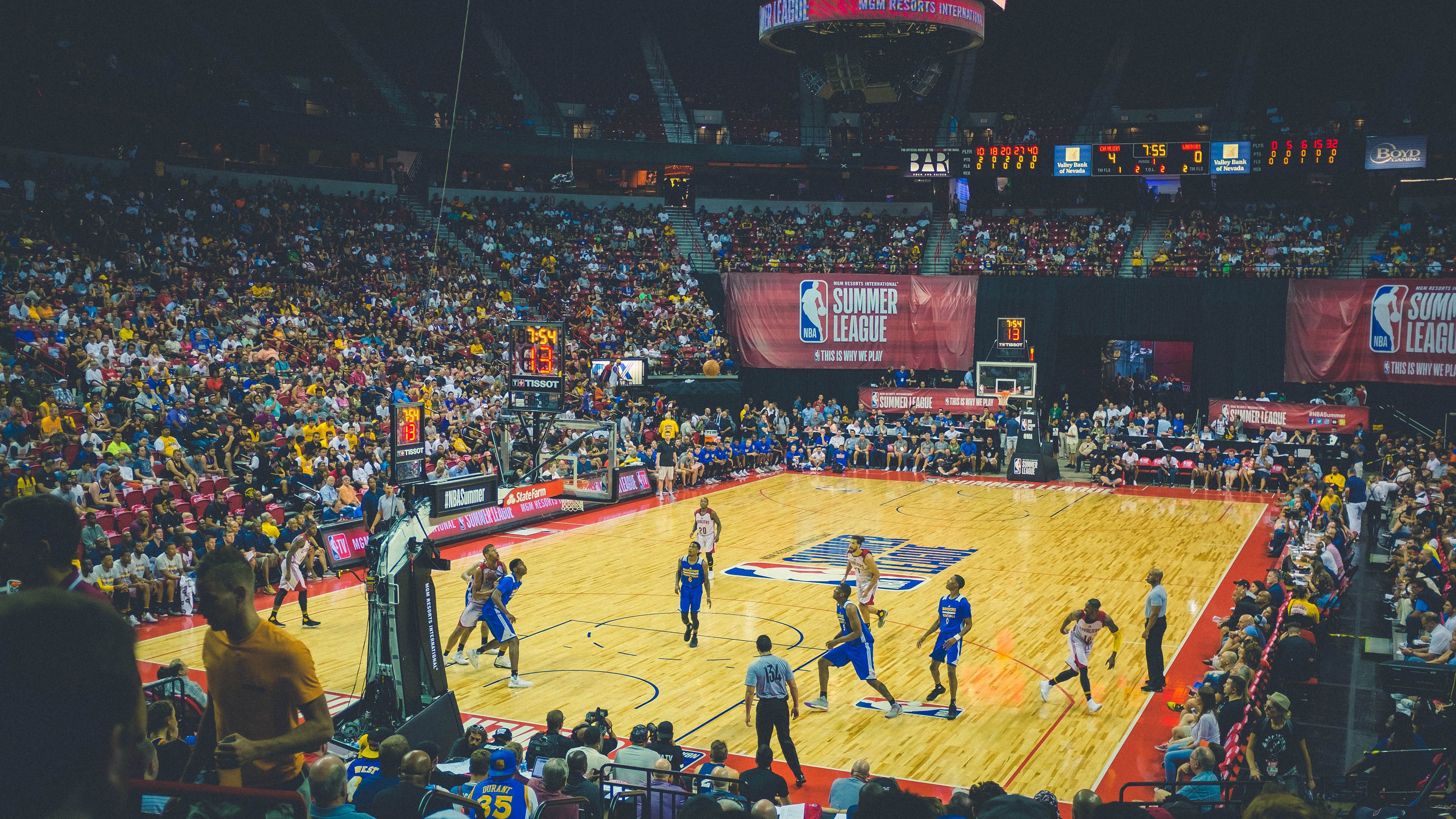 全球马拉松热潮：城市变成赛道，2021全球马拉松